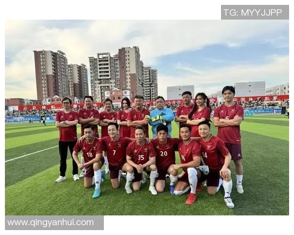 当绿茵场上的偶像跌落神坛揭开足球明星的真实面目